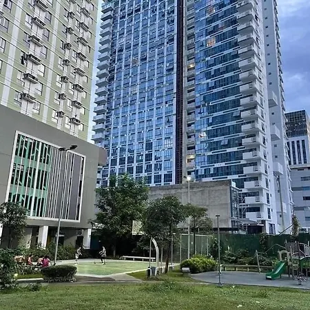 Deluxe Family Studio Unit In Avida Riala T2